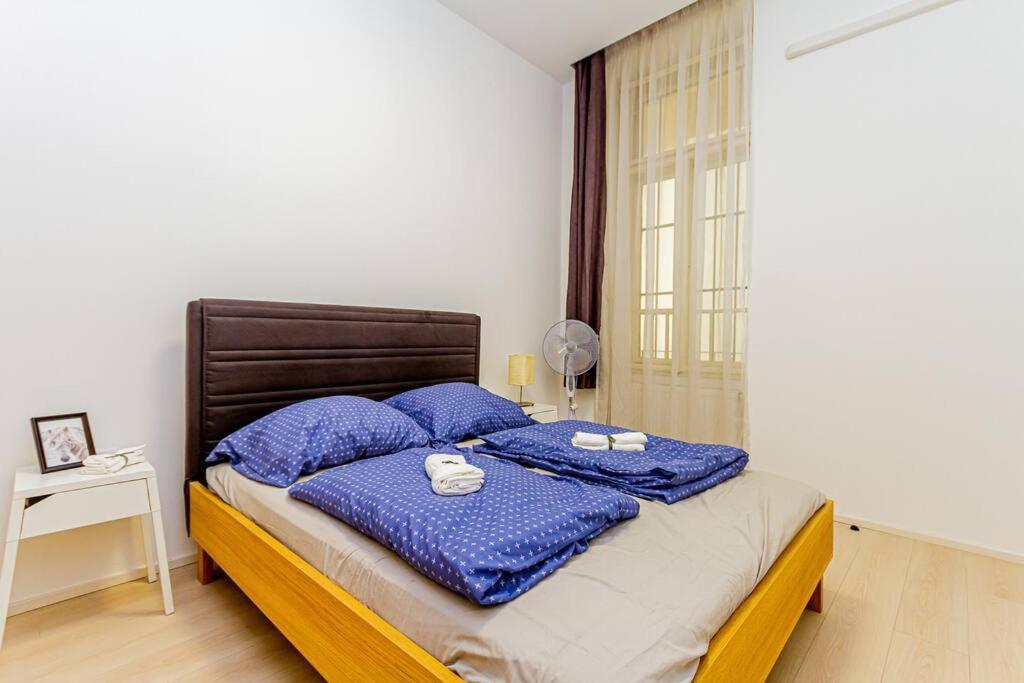 Luminous Design Apartment - W18 Budapest Luaran gambar