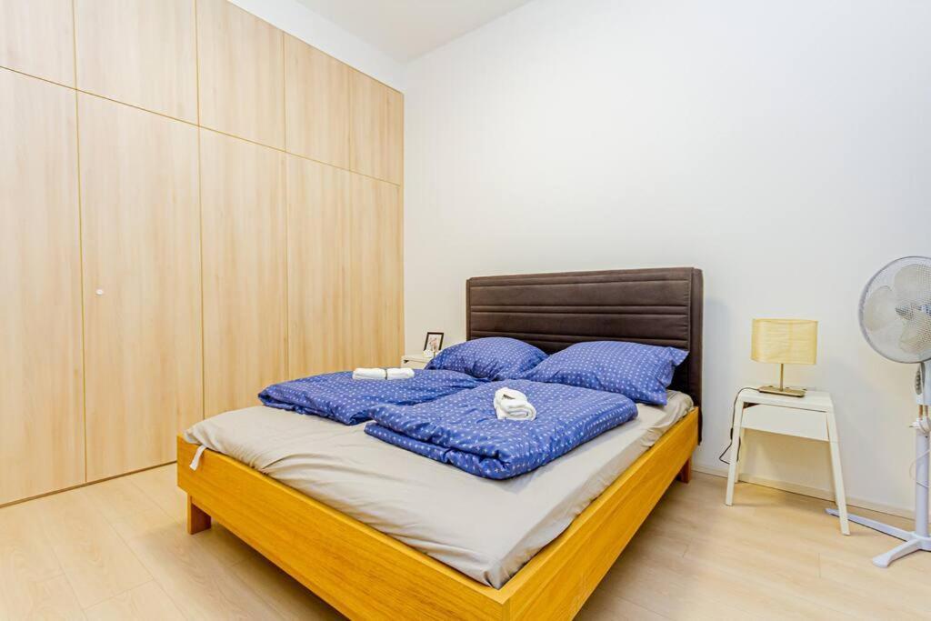 Luminous Design Apartment - W18 Budapest Luaran gambar
