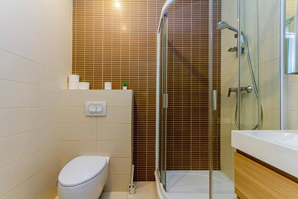 Luminous Design Apartment - W18 Budapest Luaran gambar